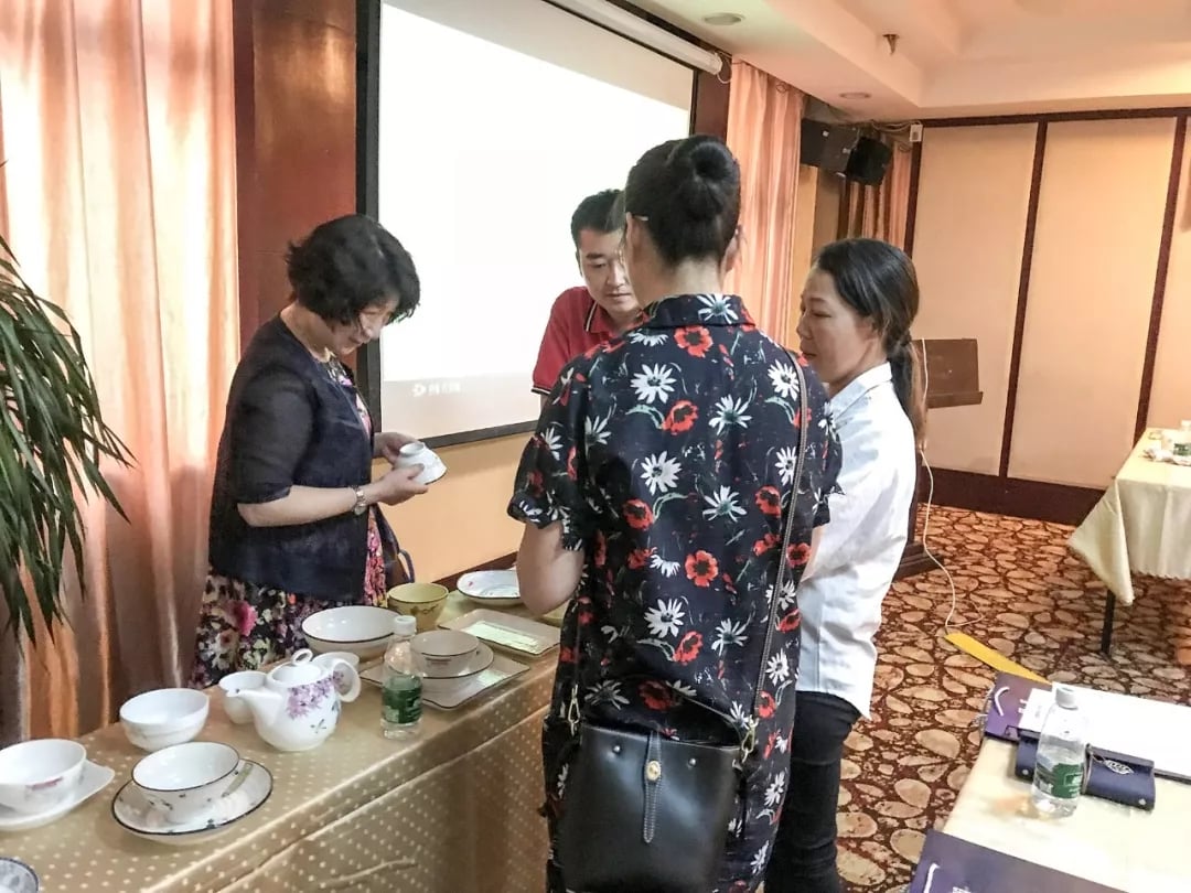 “乘风破浪 剑指终端”888电子2018年品牌培训会